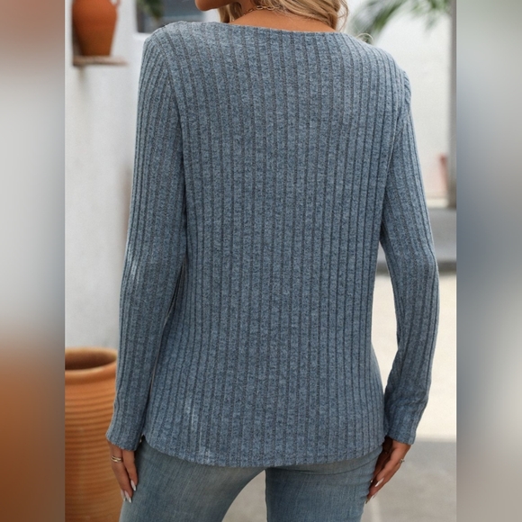 Mandy Ribbed V-Neck Long Sleeve T-Shirt - Picture 3 of 6